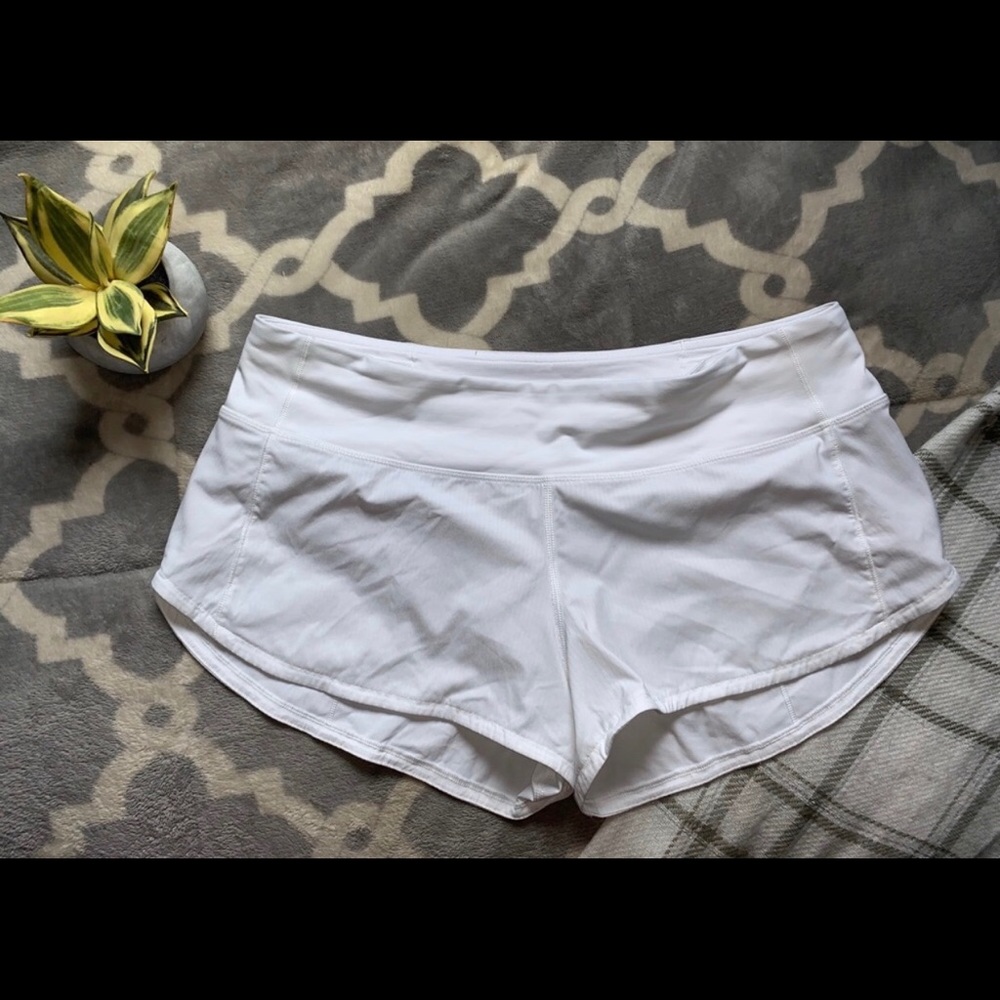 White Lululemon shorts 2.5